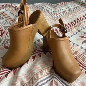 Women’s universal thread clog mule slingback tan shoes size 9